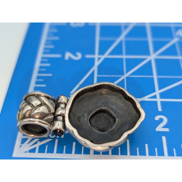 VTG 925 Sterling Silver Articulated Black Stone Embossed Cabochon Pendant (Only) - Picture 3 of 4